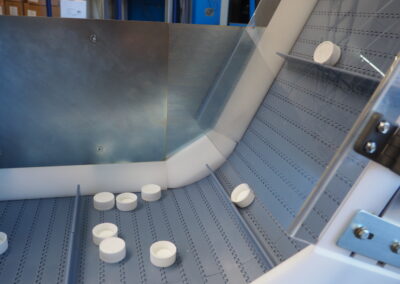 Z-Conveyors for Automated Material Transport